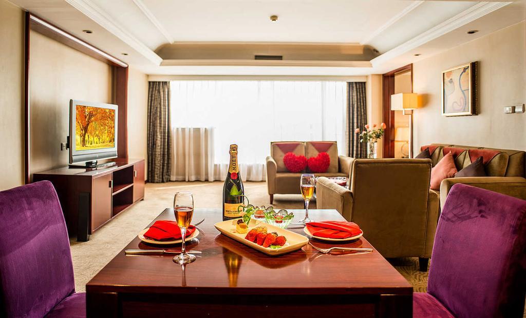 Shenyang Rich Gate Hotel ภายนอก รูปภาพ