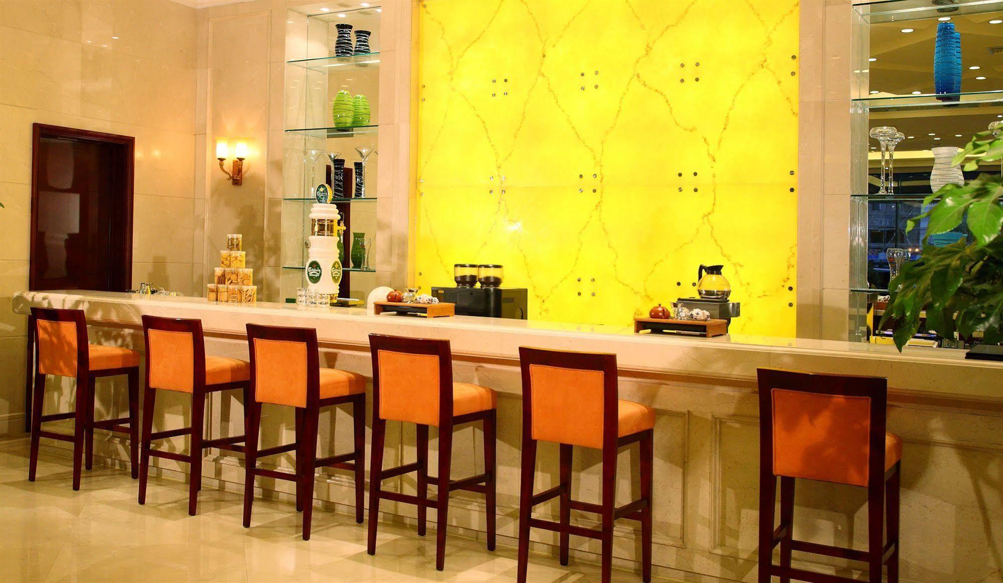 Shenyang Rich Gate Hotel ภายนอก รูปภาพ